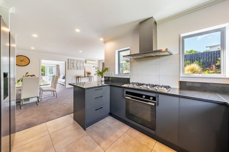 Photo of property in 17 Sumner Terrace, Aotea, Porirua, 5024