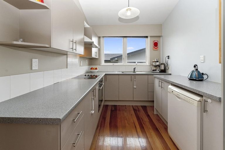 Photo of property in 13 Cutler Street, New Lynn, Auckland, 0600