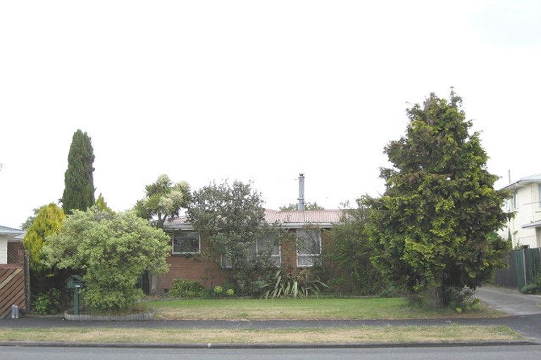Photo of property in 42 Inwoods Road, Parklands, Christchurch, 8083