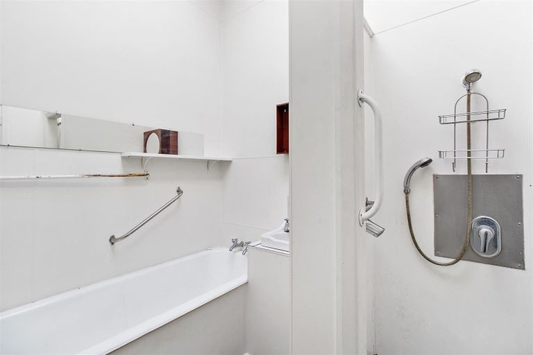 Photo of property in 48 Timaru Road, Waimate, 7924