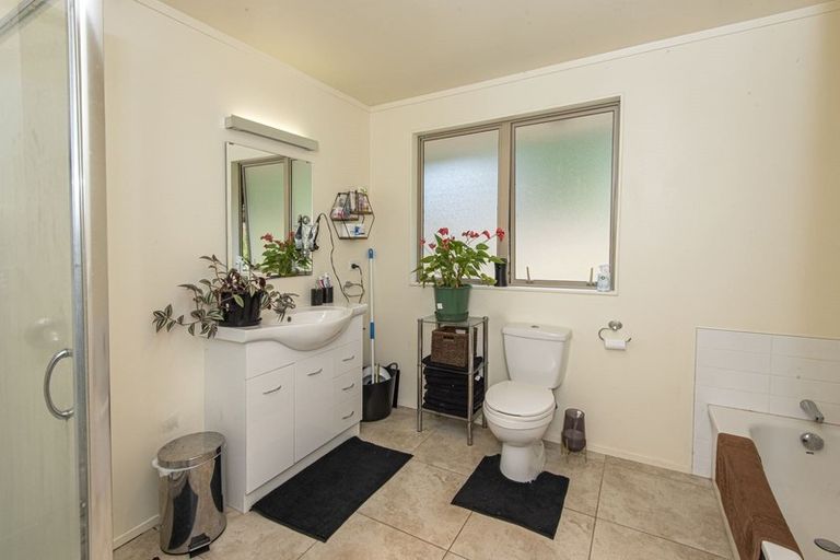 Photo of property in 13a Granfield Place, Te Kamo, Whangarei, 0112