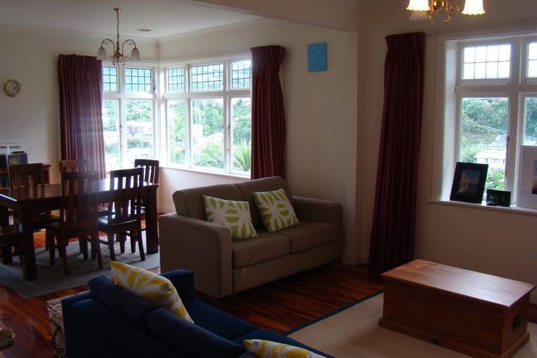 Photo of property in 28 Saint Michaels Crescent, Kelburn, Wellington, 6012