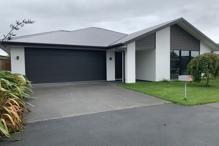 Photo of property in 5 Urihia Street, Marshland, Christchurch, 8083