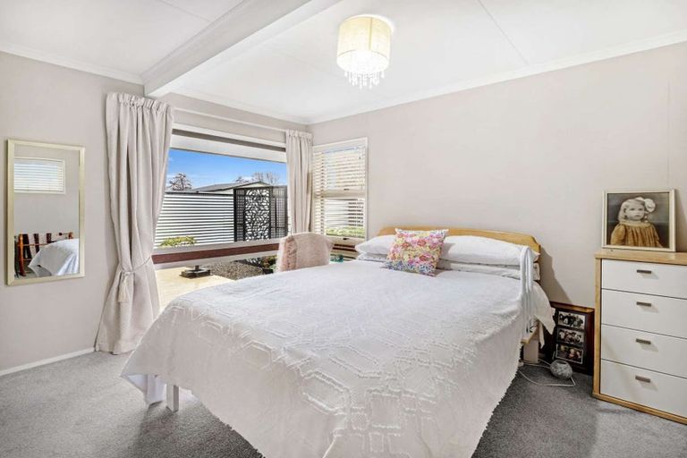 Photo of property in 2 Langley Avenue, Milson, Palmerston North, 4414