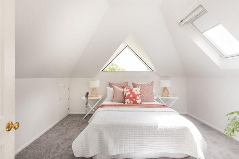 Photo of property in 15a Phoenix Avenue, Hokowhitu, Palmerston North, 4410