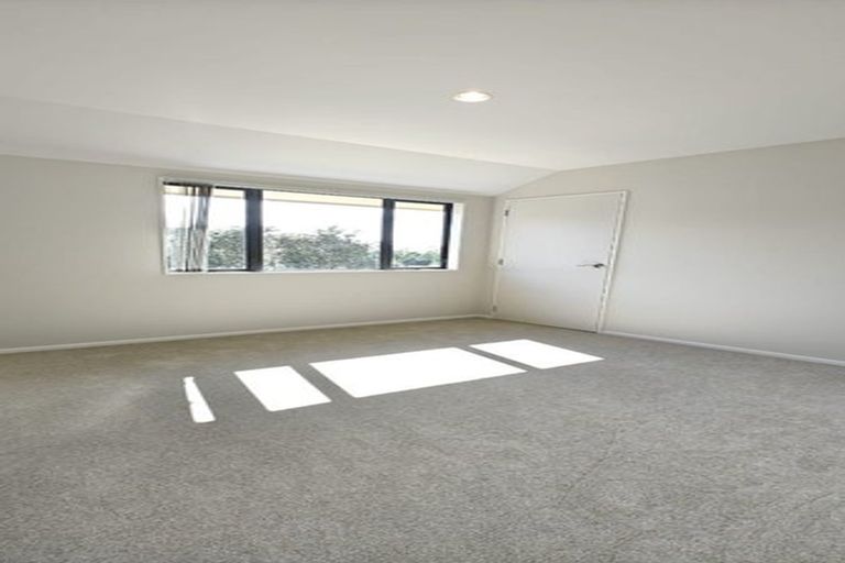 Photo of property in 1 Glenreagh Place, Torbay, Auckland, 0630