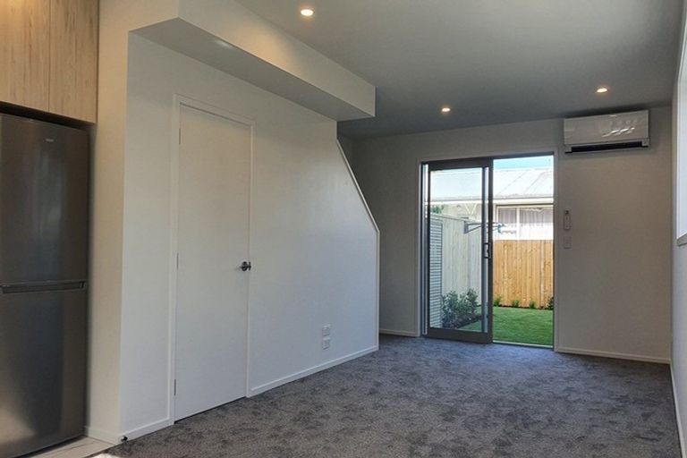 Photo of property in 2/260 Lincoln Road, Addington, Christchurch, 8024