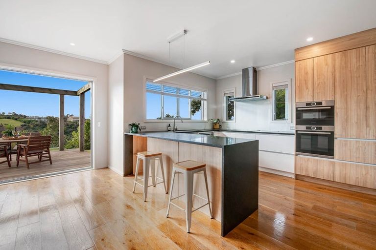 Photo of property in 51 Balboa Drive, Matakatia, Whangaparaoa, 0930