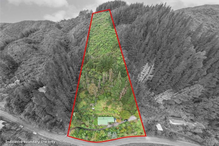 Photo of property in 298 Moores Valley Road, Wainuiomata, 5373