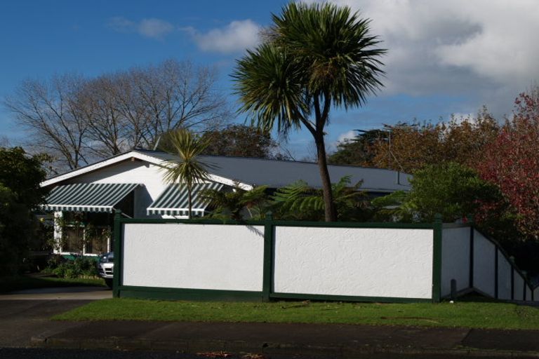 Photo of property in 27 Tanglewood Place, Cockle Bay, Auckland, 2014