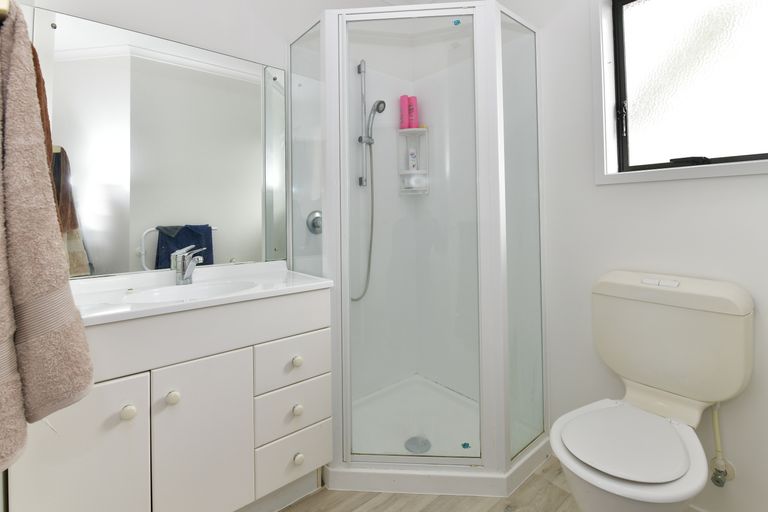 Photo of property in 29 Doment Crescent, Orewa, 0931