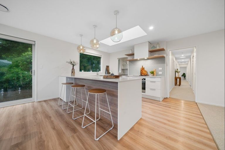 Photo of property in 16 Atutahi Street, Hurdon, New Plymouth, 4310