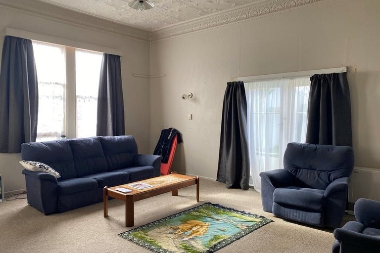 Photo of property in 30 Cambria Street, Hawera, 4610