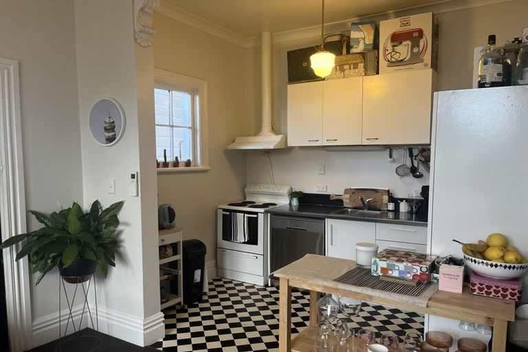 Photo of property in 3 Mckenzie Terrace, Te Aro, Wellington, 6011