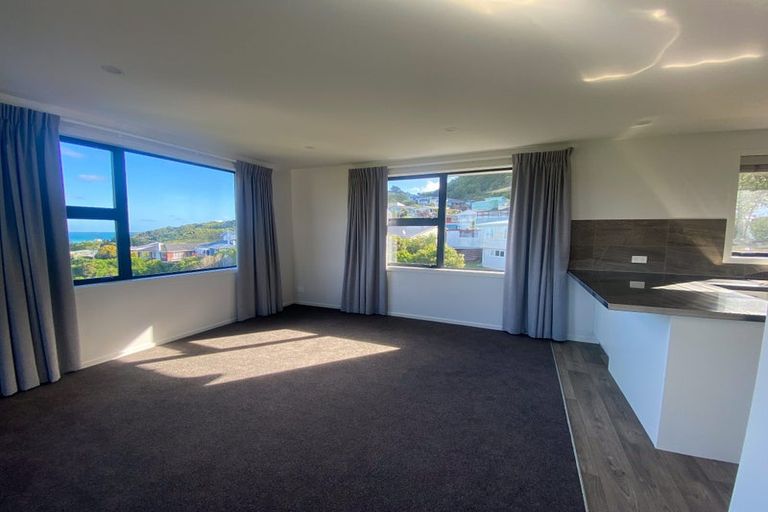 Photo of property in 37 Priscilla Crescent, Kingston, Wellington, 6021