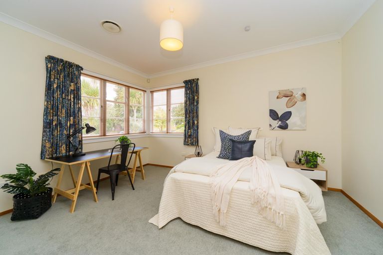 Photo of property in 3 Walnut Grove, Kelvin Grove, Palmerston North, 4414