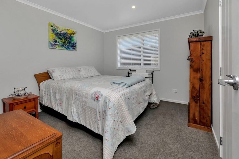 Photo of property in 4 Lanyard Place, One Tree Point, 0118