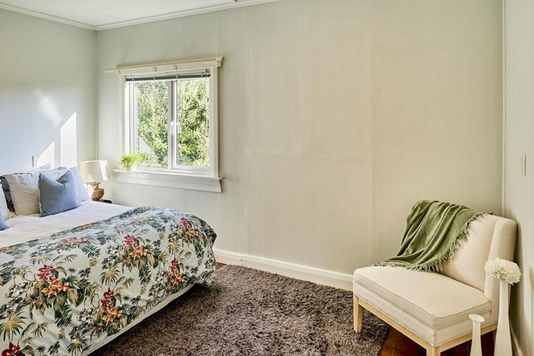 Photo of property in 5 Te Pari Pari Road, Pukerua Bay, 5026