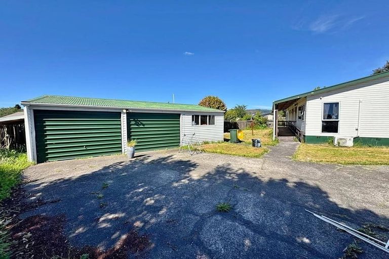 Photo of property in 8 Rewarewa Street, Owhata, Rotorua, 3010
