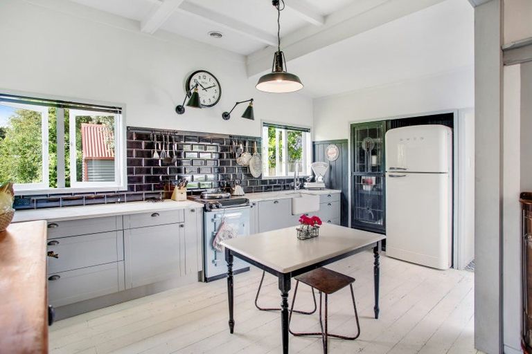 Photo of property in 6 Beresford Street, Russell, 0202