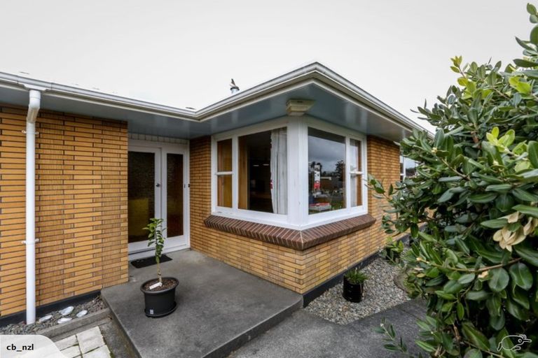 Photo of property in 25 Manu Crescent, Upper Vogeltown, New Plymouth, 4310