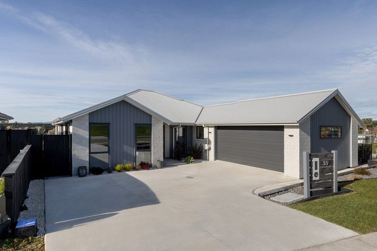 Photo of property in 39 Flounder Drive, Omokoroa, 3114