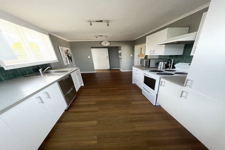 Photo of property in 1/48 Matipo Road, Mairangi Bay, Auckland, 0630