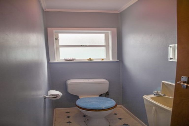 Photo of property in 23 Waverley Avenue, Glenfield, Auckland, 0629