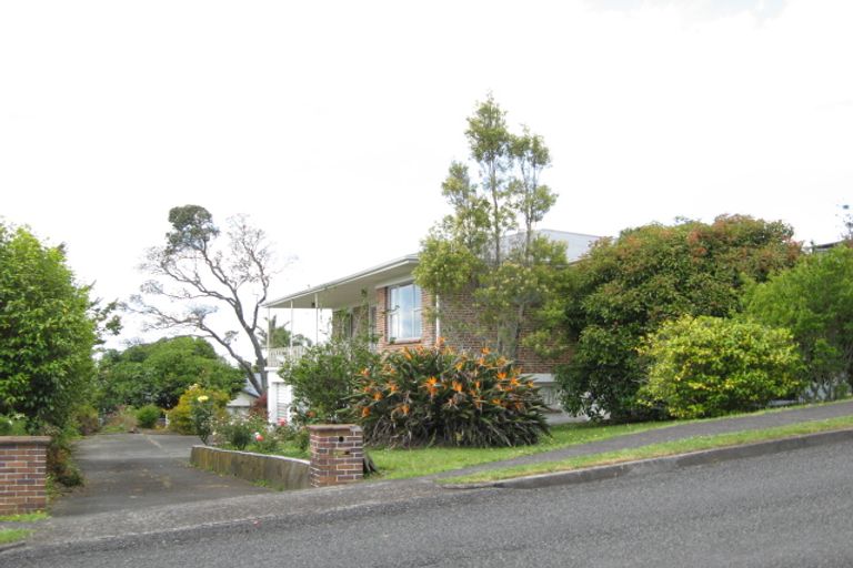 Photo of property in 10 Anzac Road, Pukekohe, 2120