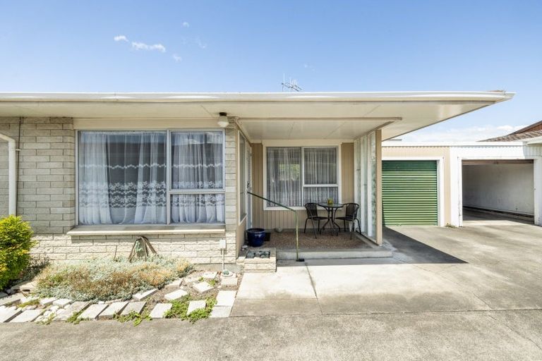 Photo of property in 2/505 Burnett Street, Mahora, Hastings, 4120