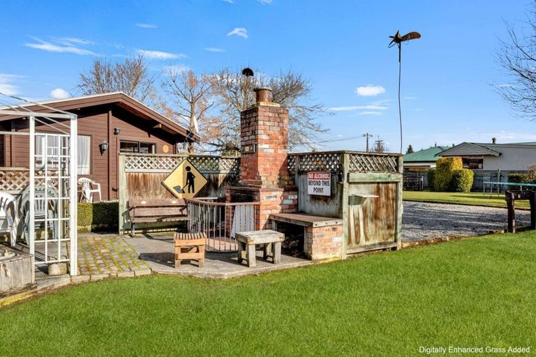 Photo of property in 39 Newburn Street, Waikaia, 9778