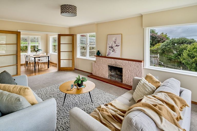 Photo of property in 44 Saint Johns Terrace, Tawa, Wellington, 5028