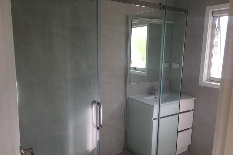 Photo of property in 8 Skyla Place, Massey, Auckland, 0614