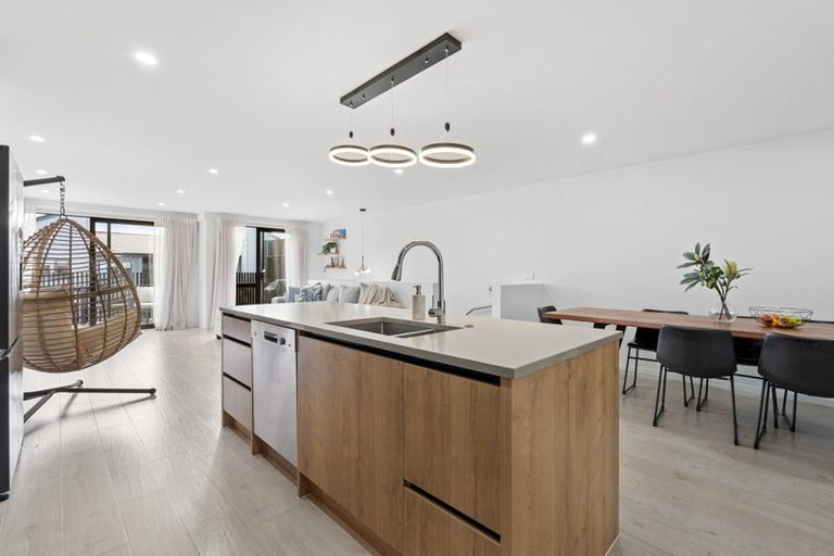 Photo of property in 3 Desalt Drive, Hobsonville, Auckland, 0616