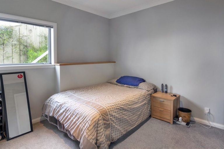 Photo of property in 118a Nicholson Road, Khandallah, Wellington, 6035