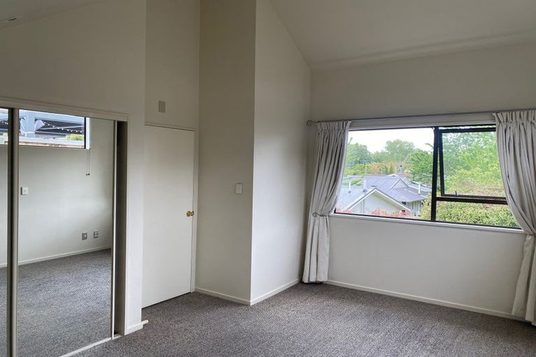 Photo of property in 2/32 Palatine Terrace, Huntsbury, Christchurch, 8022