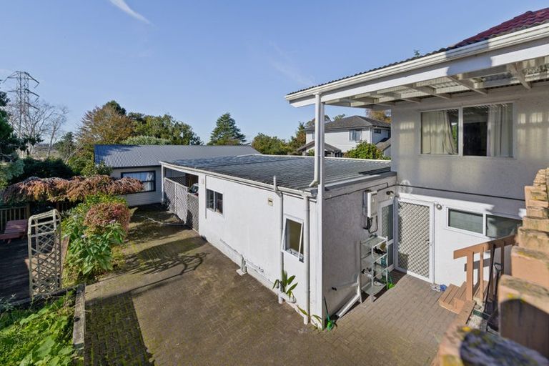 Photo of property in 218 Hillcrest Road, Hillcrest, Hamilton, 3216