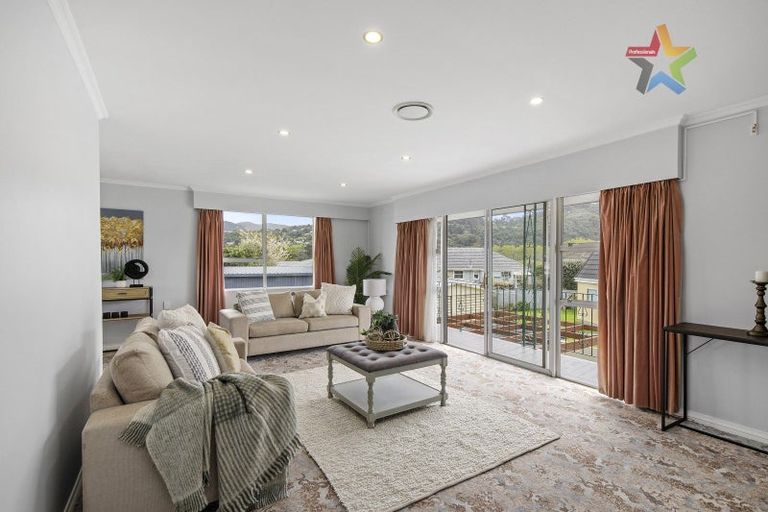 Photo of property in 3 Earlston Grove, Avalon, Lower Hutt, 5011