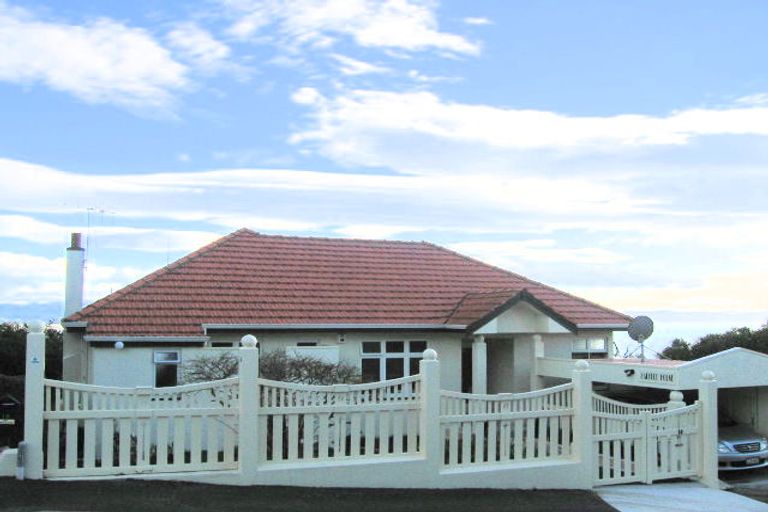 Photo of property in 14 George Street, Hospital Hill, Napier, 4110