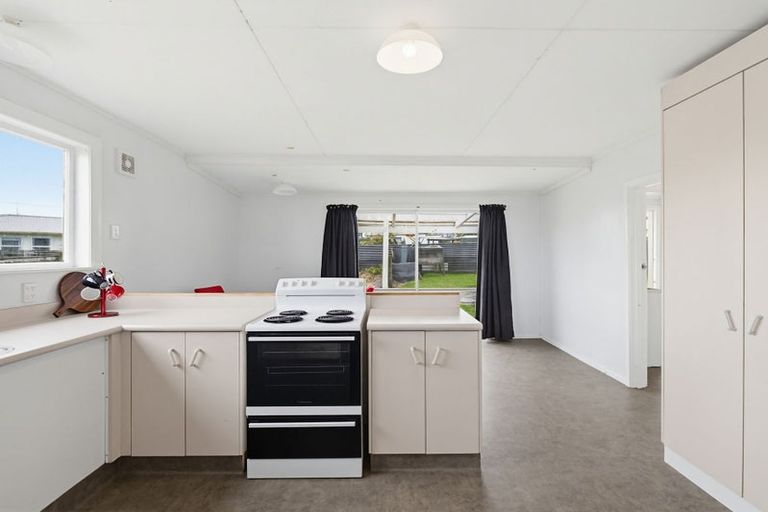 Photo of property in 4 Ashton Terrace, Castlecliff, Whanganui, 4501