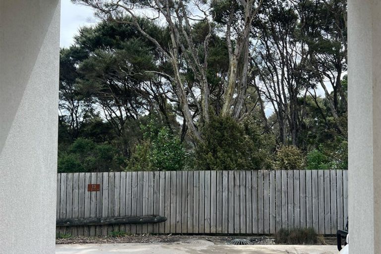 Photo of property in 11 Ti Tree Lane, Stanmore Bay, Whangaparaoa, 0932