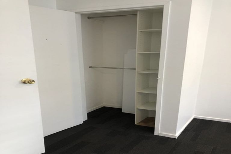 Photo of property in 5 Melia Grove, Goodwood Heights, Auckland, 2105