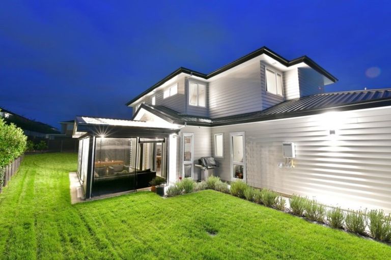 Photo of property in 18 Flavell Drive, Orewa, 0931