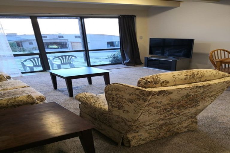 Photo of property in 1-3/1 Matakauri Place, Fernhill, Queenstown, 9300