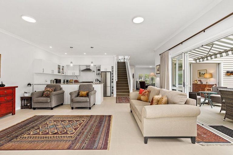 Photo of property in 6 Kensington Drive, Orewa, 0931