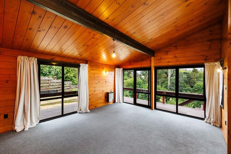 Photo of property in 5 Fernwood Place, Fitzherbert, Palmerston North, 4410