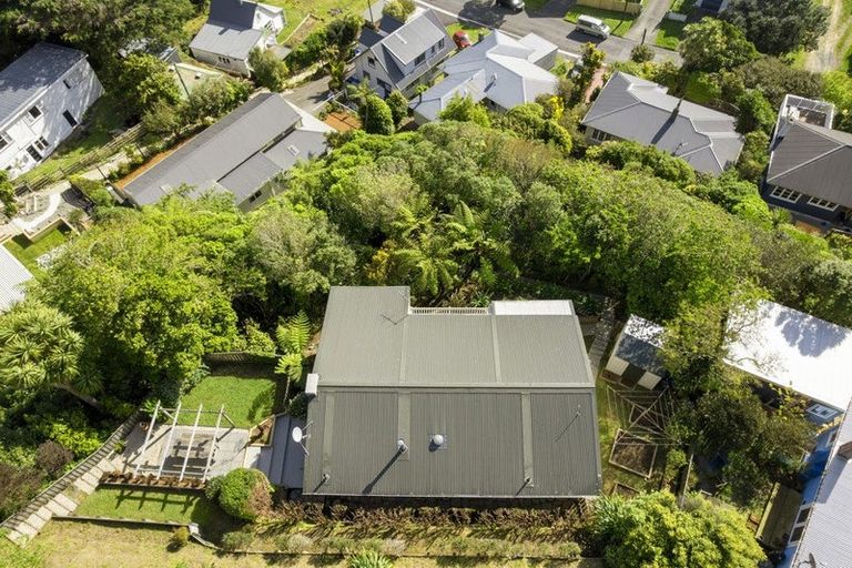 Photo of property in 144 Parkvale Road, Karori, Wellington, 6012