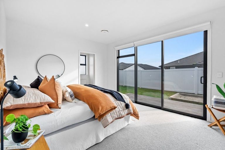 Photo of property in 20 Maturiki Drive, One Tree Point, 0118