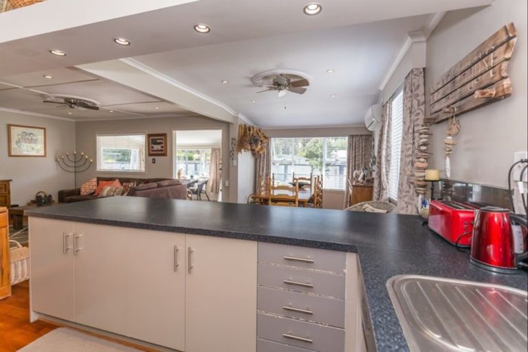 Photo of property in 45 Koputara Road, Himatangi Beach, Foxton, 4891