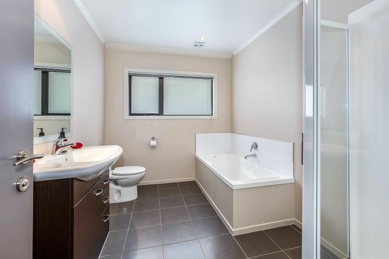 Photo of property in 45 Te Puia Drive, Aotea, Porirua, 5024